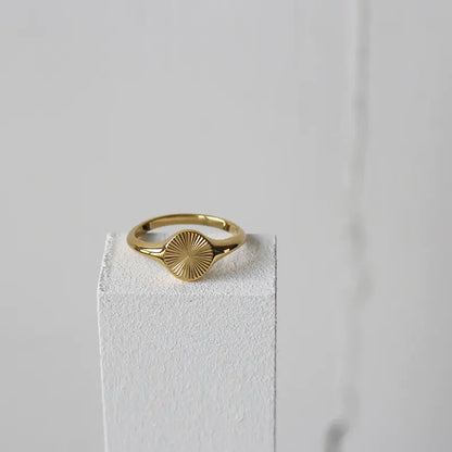 Minimalist Dainty Rays Circle Index Ring