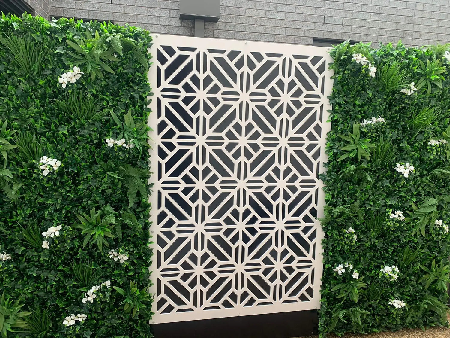 Snowy White Artificial Vertical Garden 40&quot; x 40&quot; 11SQ FT UV Resistant