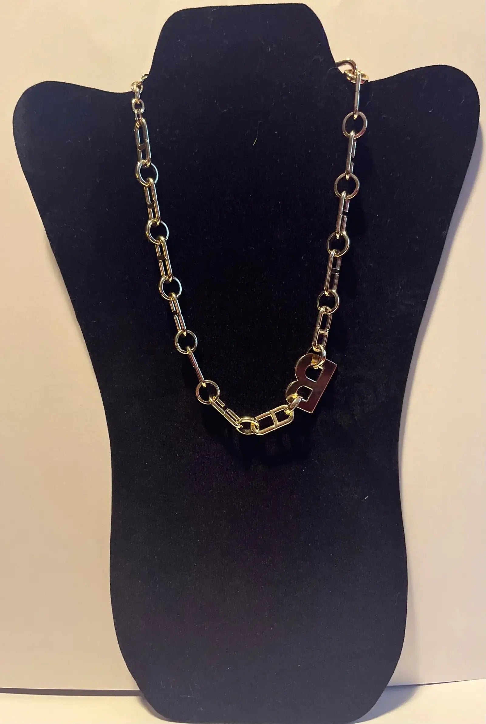 Lux Chain Pendant Necklace