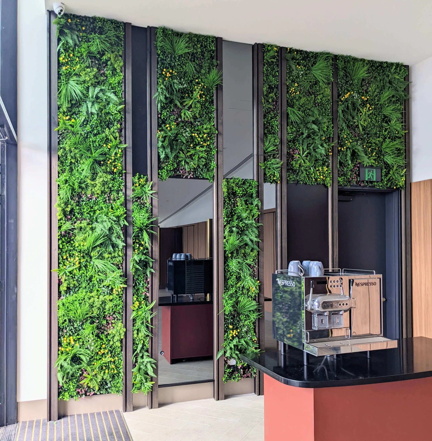 Country Fern Artificial Vertical Garden 40&quot; x 40&quot; 11SQ FT UV Resistant